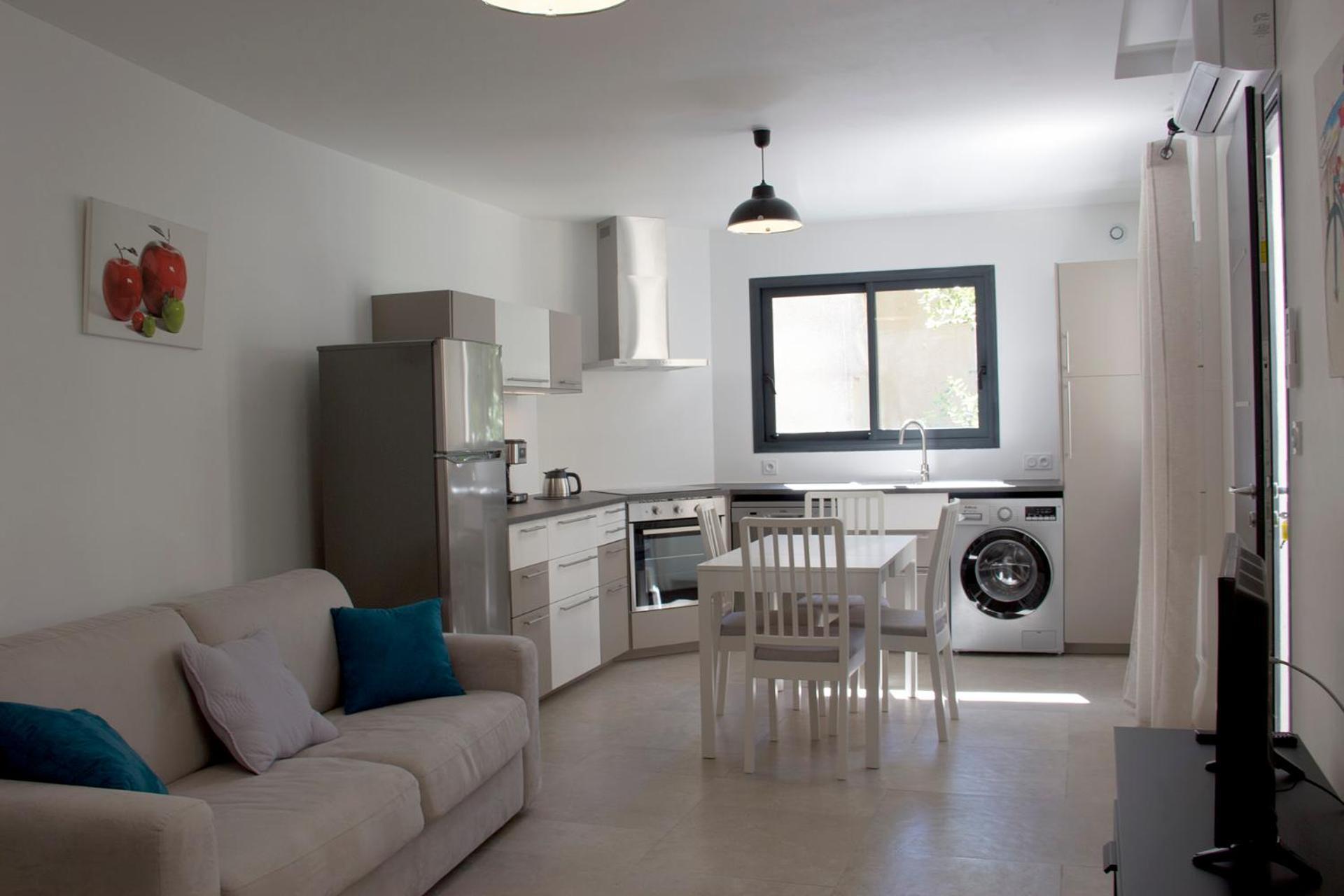 Les Trois Holiday home Robion en Luberon